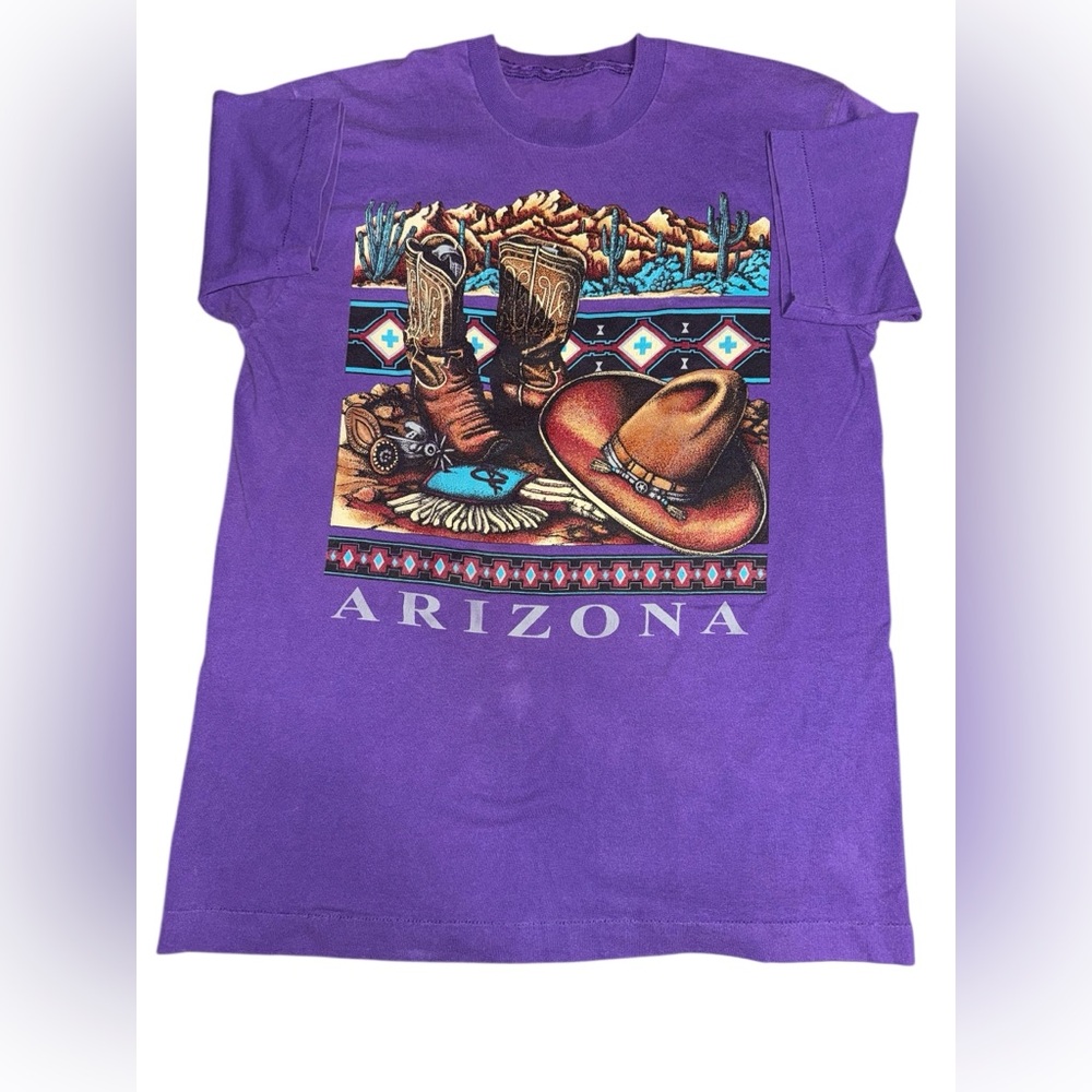 Vintage Arizona graphic t-shirt boots hat desert landscape Southwest purple sz L